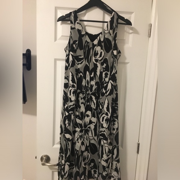 Beautiful black and white summer dress - Picture 2 of 2